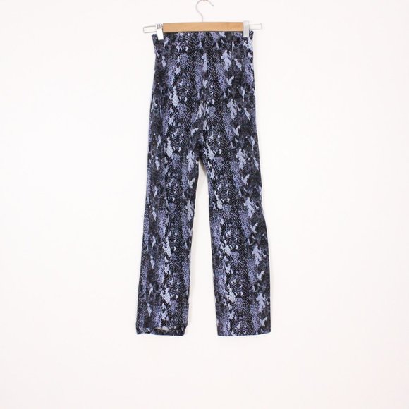 *Dynamite Blue Snake Skin Legging Pant - Picture 5 of 5